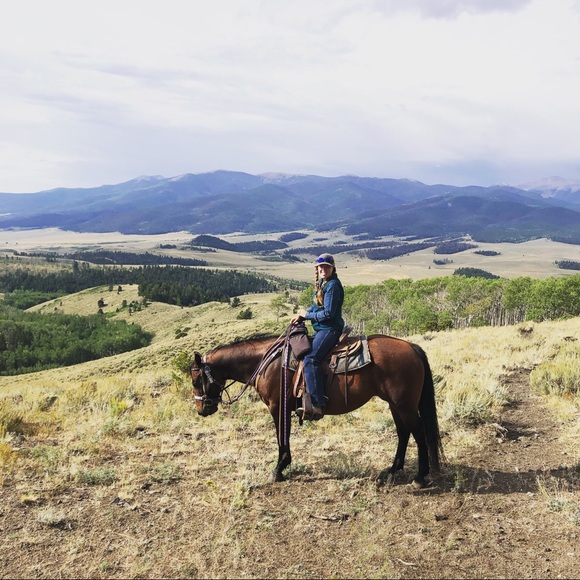 Meet your Posher, Katie Jones. - Picture 1 of 16